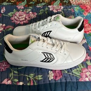 Cariuma Salvas sneaker